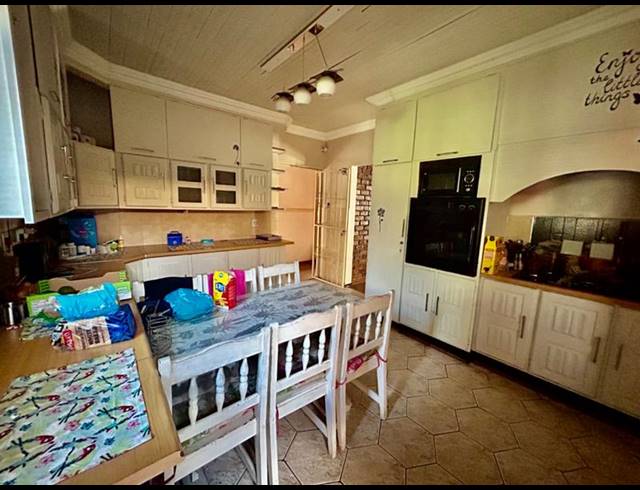 4 BEDROOM HOUSE FOR SALE IN VANDERBIJLPARK SW 2